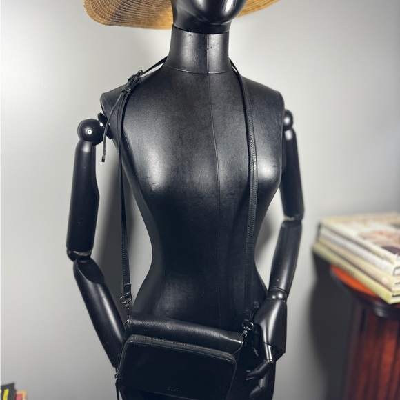 Elk InnSet Black Small Cow Leather Crossbody Adjustable Bag - Picture 5 of 11